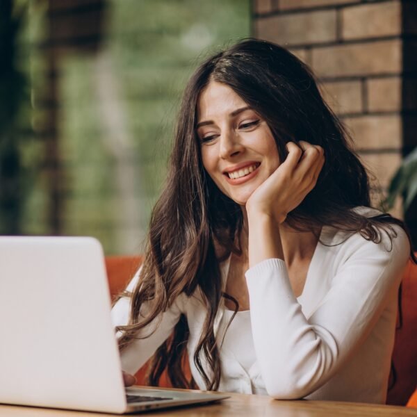 recreate_image_high_quality_2K_202607291654 CV writing course training